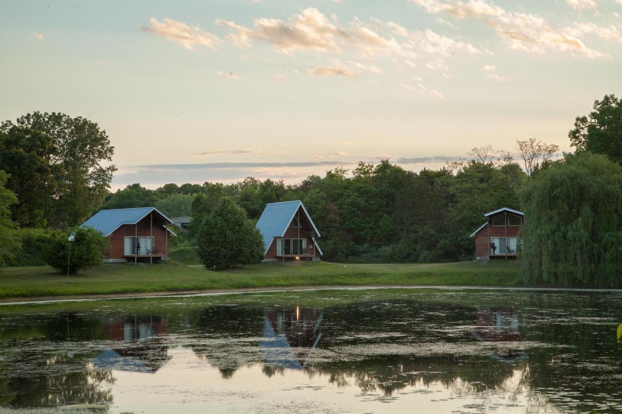 Serenity Springs - Michigan City Hotel Springfield ภายนอก รูปภาพ